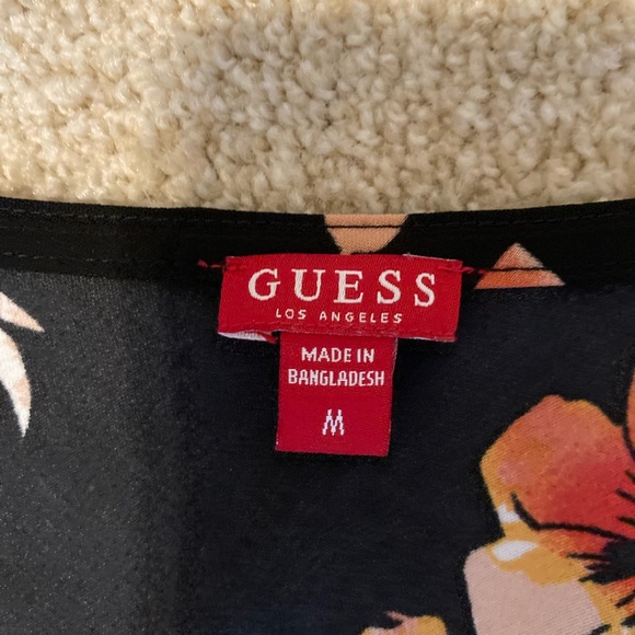 Guess sleeveless top. Gold chain front detail. Size M. - Picture 2 of 5